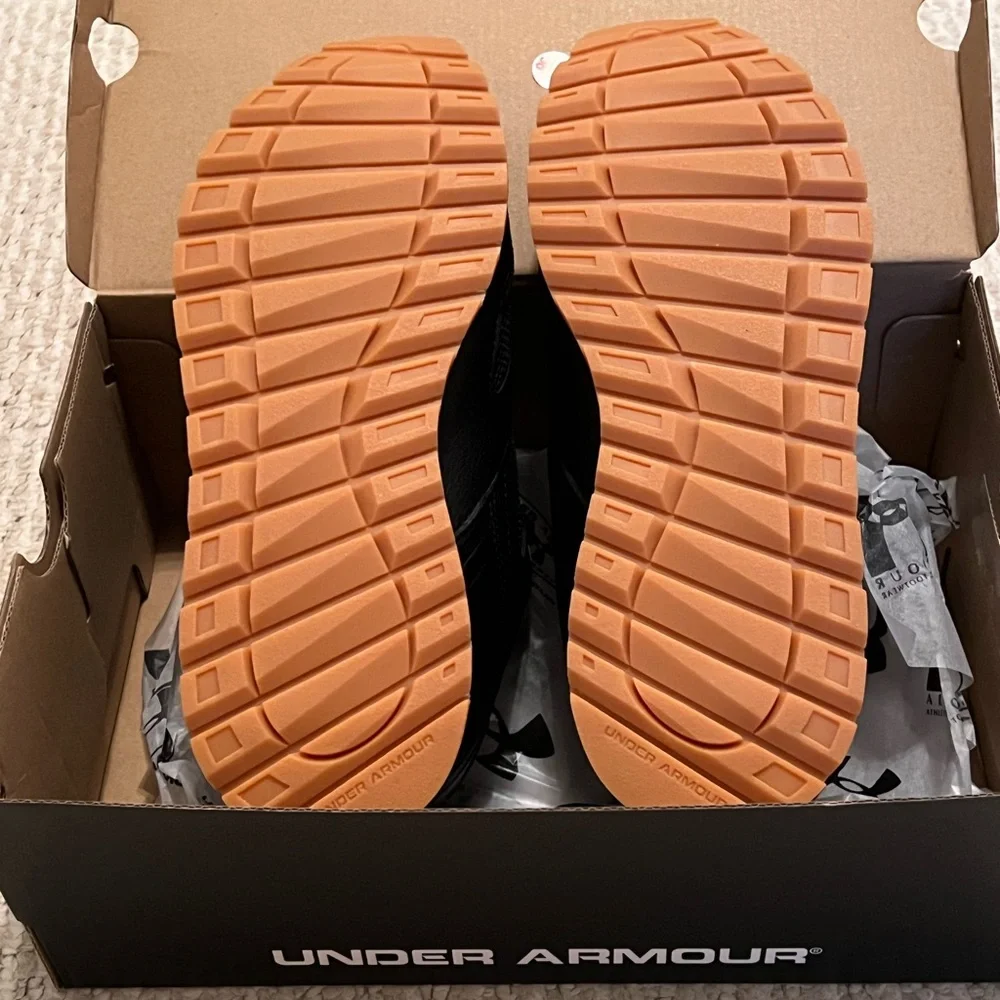 NIB Under Armour Women’s Black Sneakers Size 7.5 - Picture 3 of 5